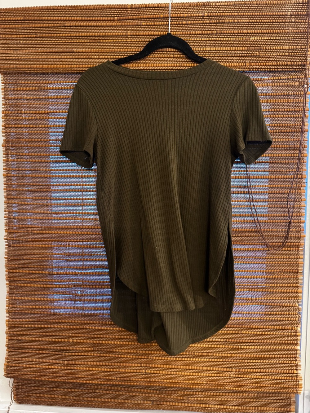 Forever 21-Ribbed Short Sleeve High-Low Top in Olive Green